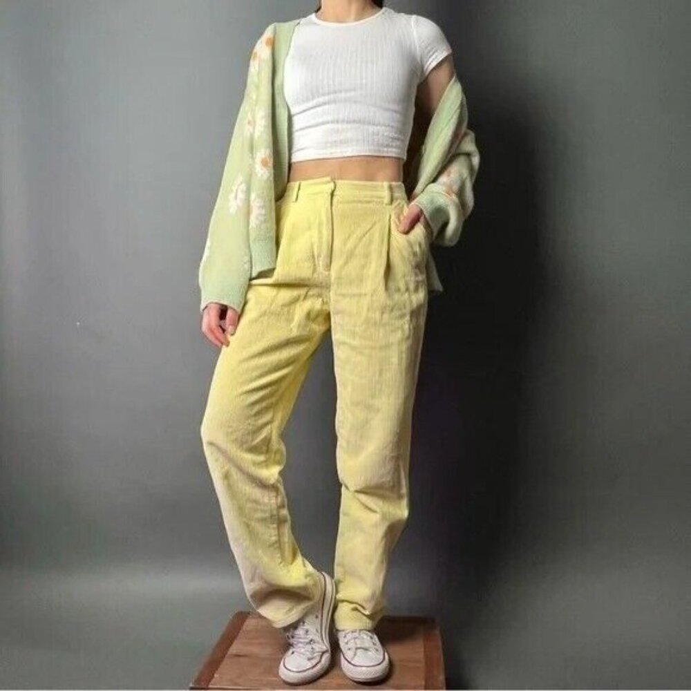 Aritzia Wilfred Free Thick Wale Corduroy Pleated Pants Butter Yellow Size 4